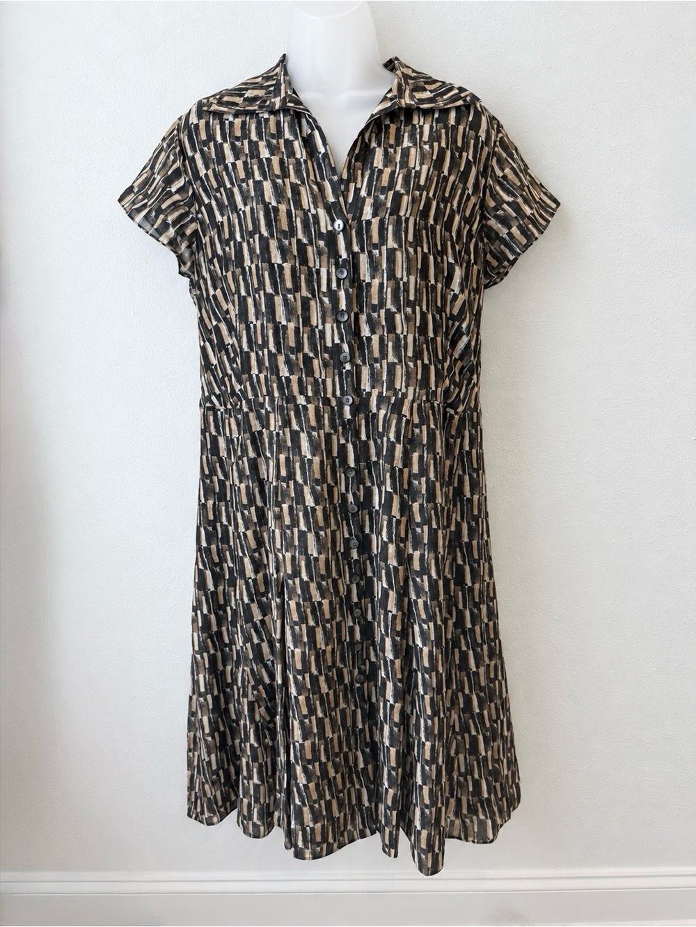 Jones New York Black and Tan Geometric Button-Front Midi Dress